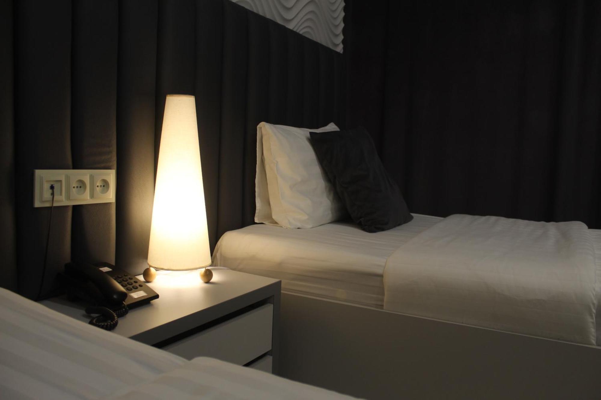 Port Plaza Evn Отель 4*